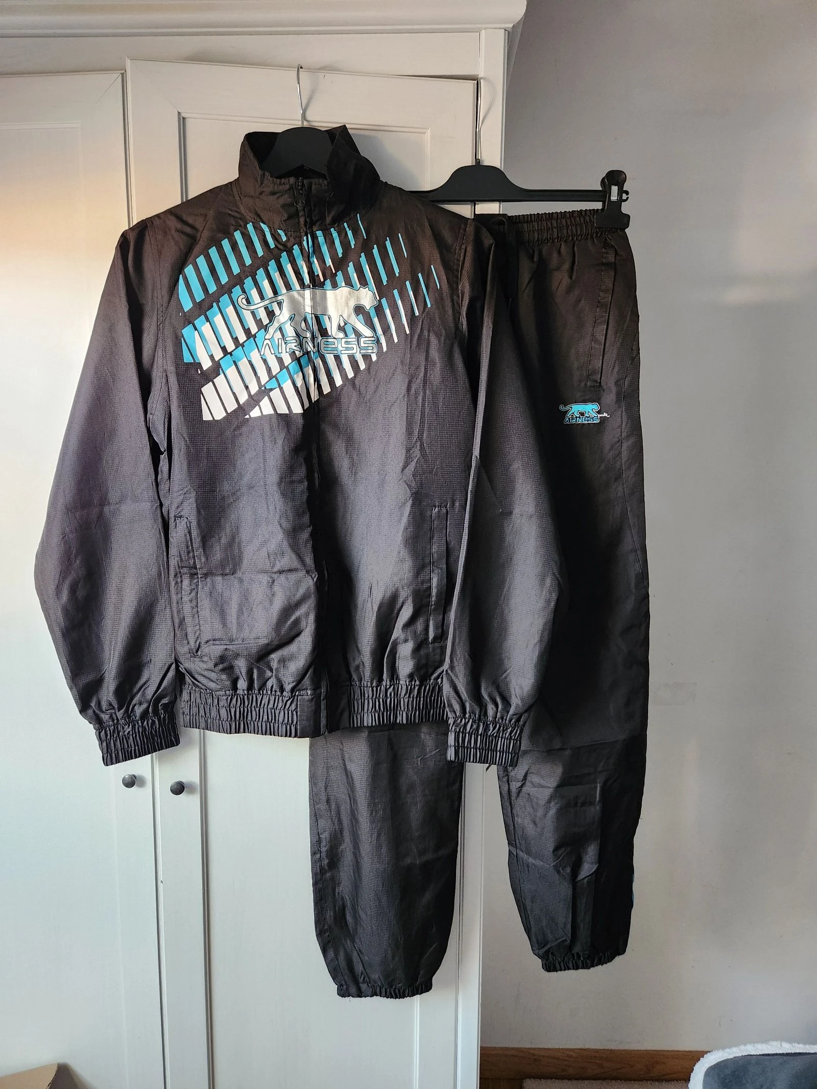 🩵NEUF superbe jogging été Airness noir/bleu 14 ans🩵